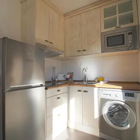 Rozando El Mar En Puerto Calderon Сантильяна-дель-Мар